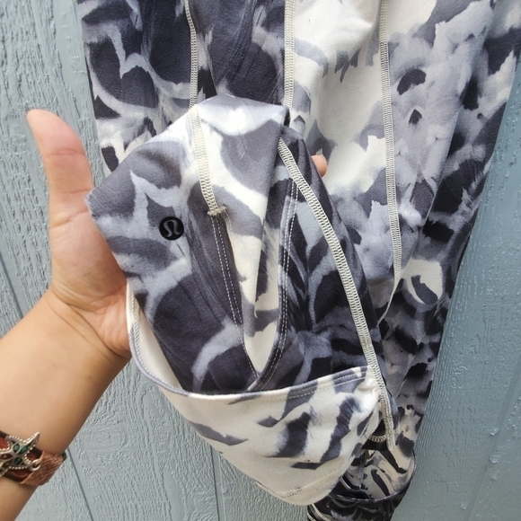 Lululemon Wunder Under Pretty Plume SE Dance Yoga Pilates Athletic Size 6 - Picture 7 of 12